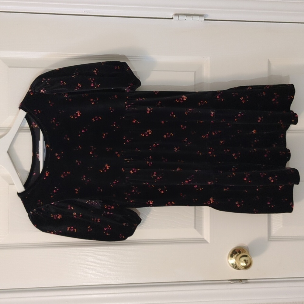 Old Navy girls size large puff sleeve velvety textured 10/12